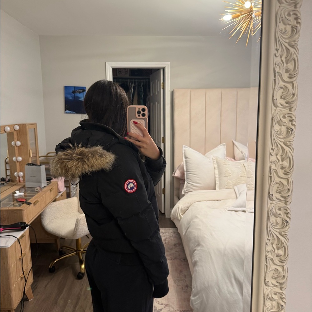 Authentic Canada Goose Black bomber puffer with Fur Hood - Picture 2 of 5